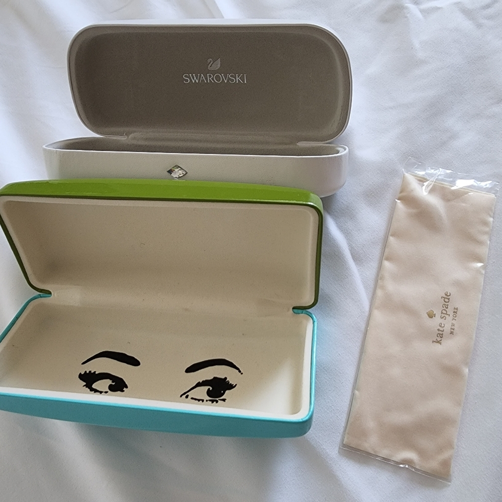 Eyeglasses cases